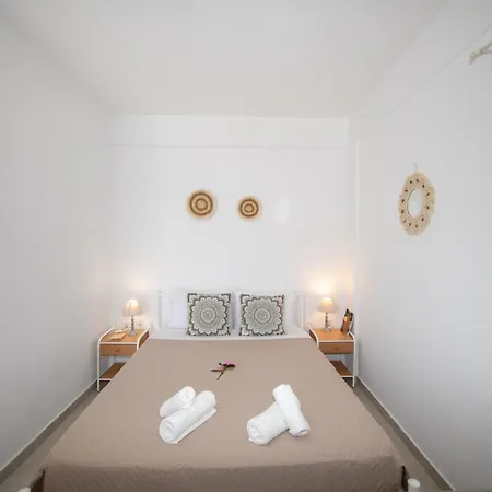 Bed & Breakfast George Sunset Thirasia